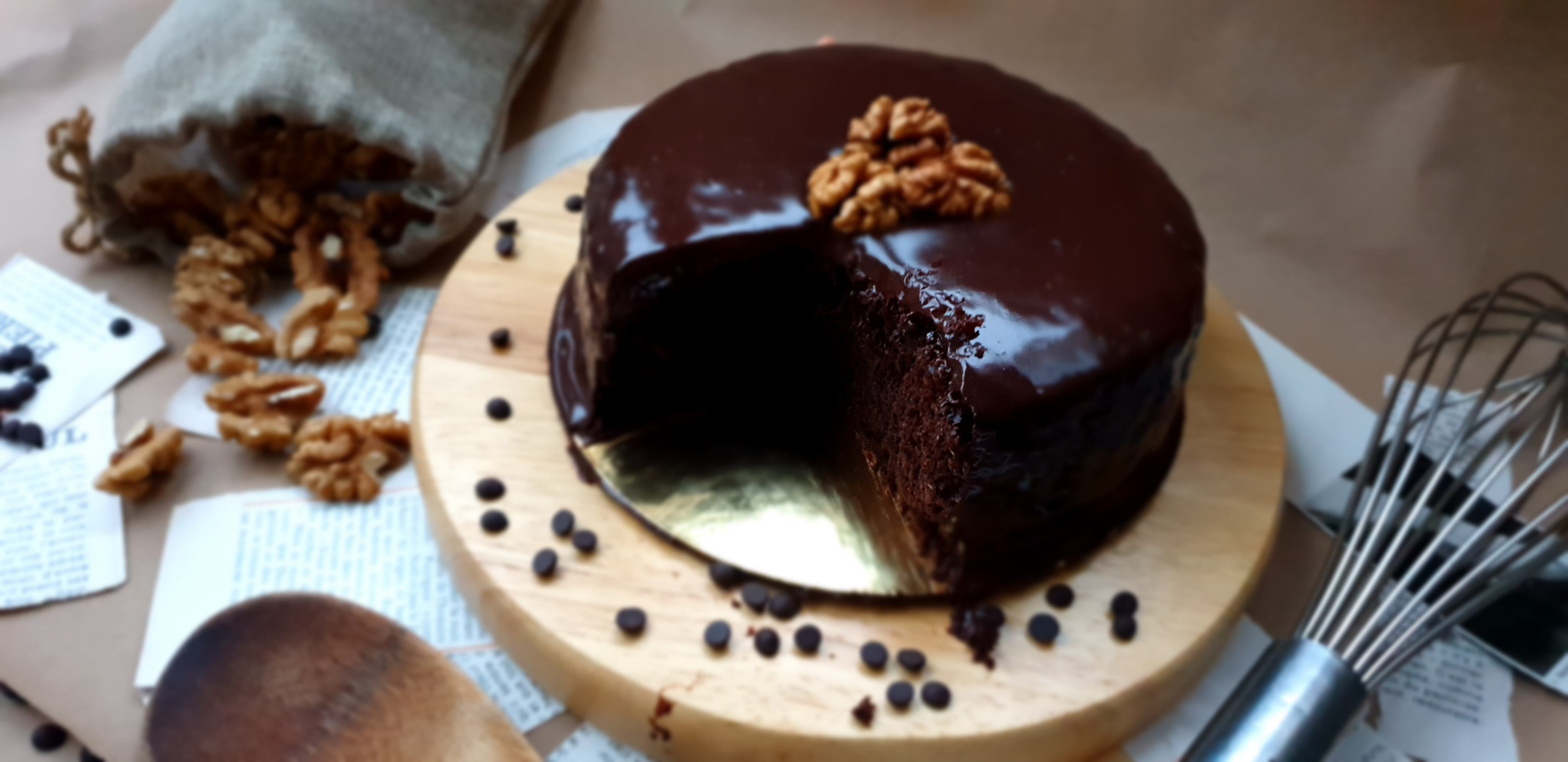 CHOCOLATE CAKE